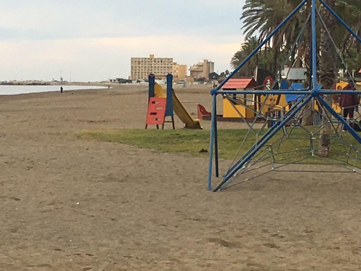 מאלגה Apartamento Paseo Maritimo Antonio Banderas מראה חיצוני תמונה